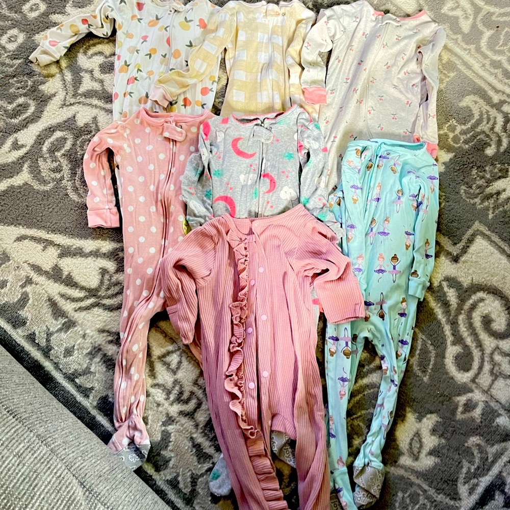 Lot of seven 18m baby girl sleepers. 3 Cloud Island, 3 Simple Joys, 1 Patpat